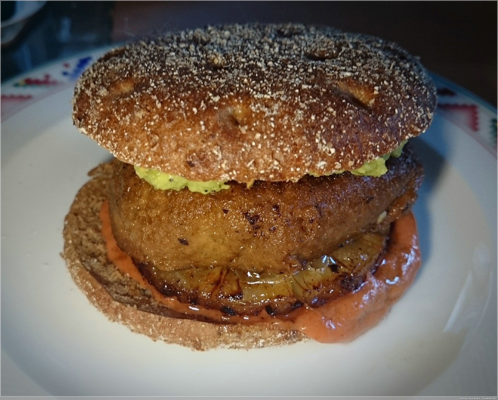 Rezept: Avacodo-Ananas-Gemüse-Burger