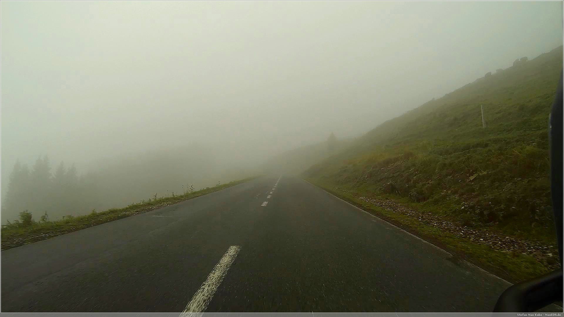Über den Glaubenberg durch den Nebel