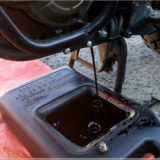 Honda Africa Twin: Altöl ablassen