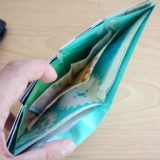 Geld- und Fahrzeugscheine