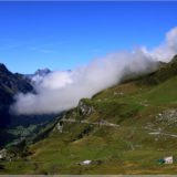 Wolken drücken ins Tal