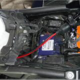 Startsystem-Dose unter der Sitzbank