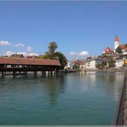 Obere Schleuse, Schlosskirche rechts