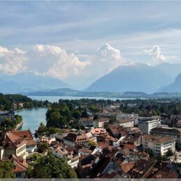 Blick über Thun von einem Schlossturm