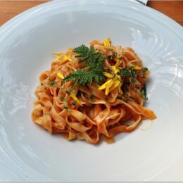 Tagliatelle ebenfalls mit Zutaten aus dem Tropenhaus