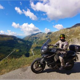 Jony auf der Furkastrasse