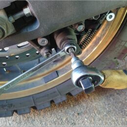 Feststellbremse nachstellen