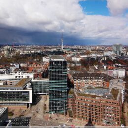 Blick vom Michel zum Hamburger Fernsehturm