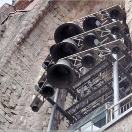 Glocken am Mahnmal St. Nikolai