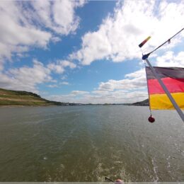 auf dem Rhein