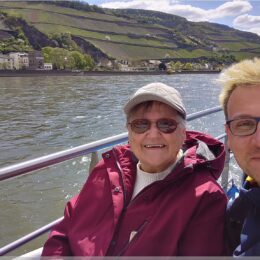 wir auf dem Rhein