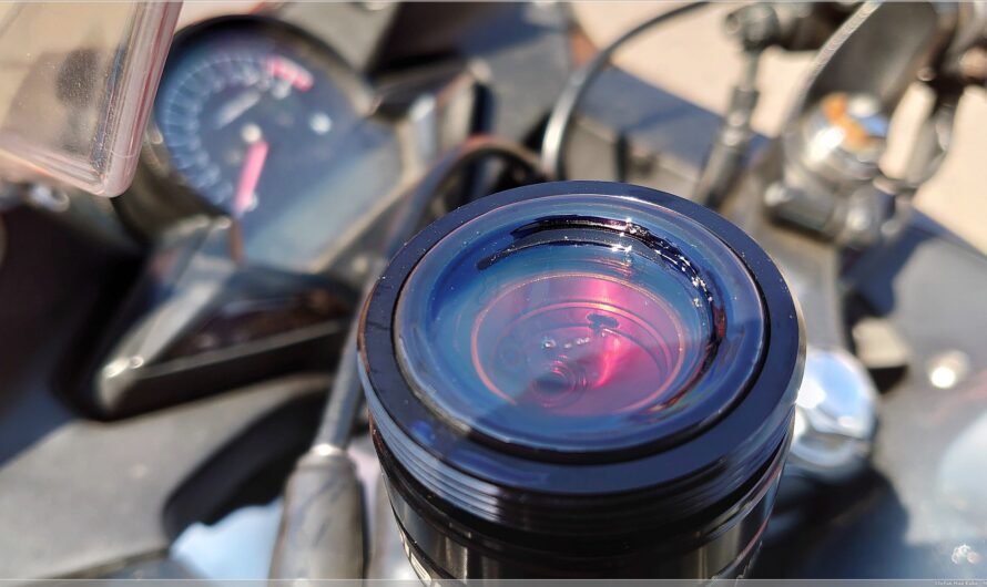 angebaut: Kettenöler an der Honda CBR125R