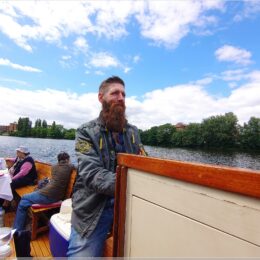 mein Neffe darf auch mal steuern