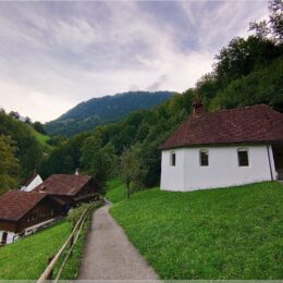 Ranft, mit oberere Ranftkapelle (re)