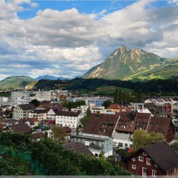 Blick über Sarnen von der Burg Landenberg zum Stanserhorn