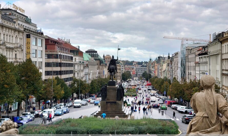 hoch oben über Prag und andere Exponate