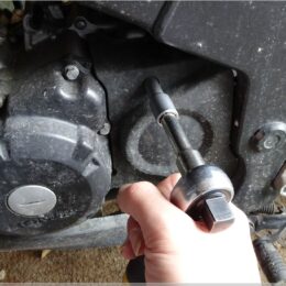 Ritzelabdeckung demontieren