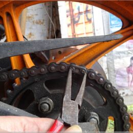 Kettenschloss öffnen