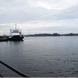 Blick von der Fähre über die Swine