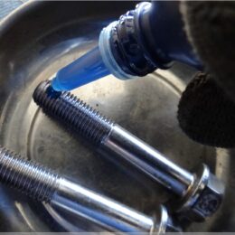 Schrauben mit SchraubenSicherung