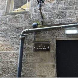 Advocate’s Close