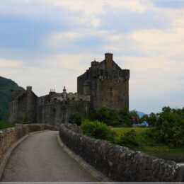 Eiliean Donan Castle