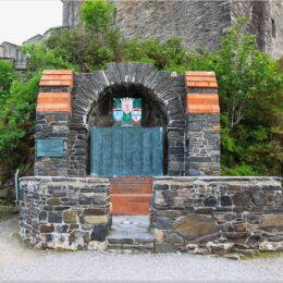 Eiliean Donan Castle