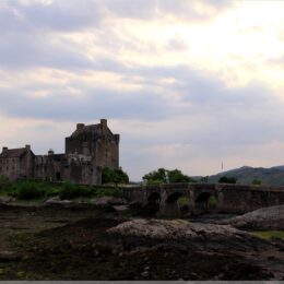Eiliean Donan Castle