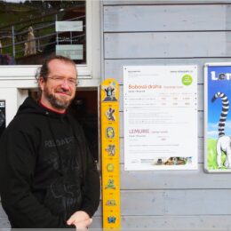 Größenkontrolle an der Bobbahn