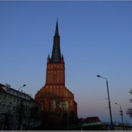 Jakobskathedrale am Abend