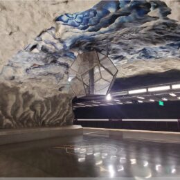 Universitetet T-bana