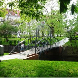 Kleine Irrgartenbrücke