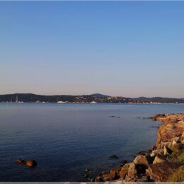 Blick nach Saint-Tropez am Morgen