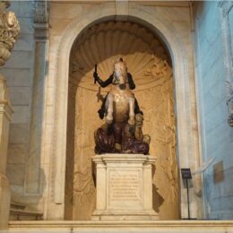 Große Treppe, Königlicher Palast