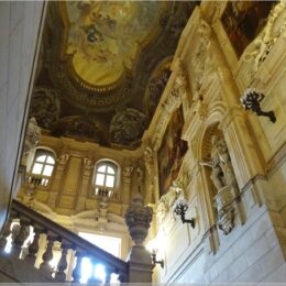Große Treppe, Königlicher Palast