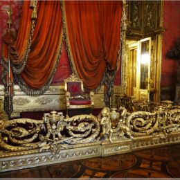 Thronsall, Königlicher Palast