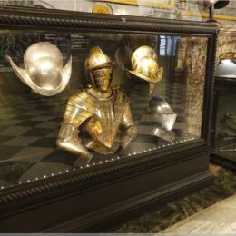 RÜstung, Königlicher Palast