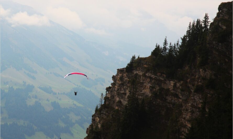 Mit der Niesenbahn auf den Gipfel im Nebel