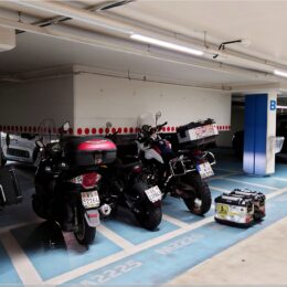 in der Tiefgarage in Genf