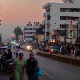 Rakaskop Road am Abend