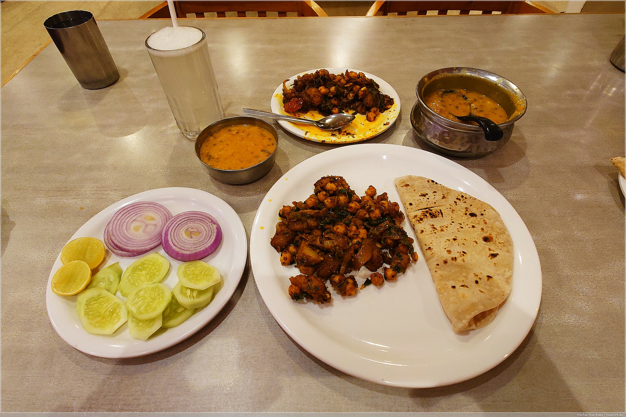 Dal, Chana Masala und Phulka