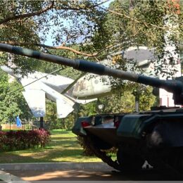 Panzer, Jet und Hubschrauber