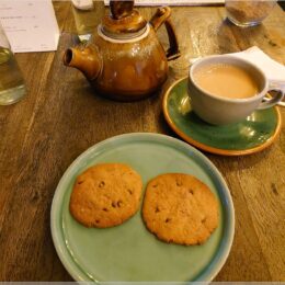 Masala Chai mit Cookies