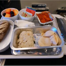 Flugzeug-Frühstück