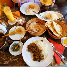 Bhindi Masala, Garlic Naan, Roti