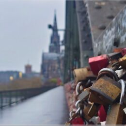 Schlösser an der Hohenzollernbrücke