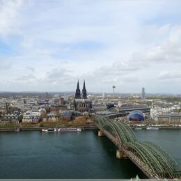 Blick zum Kölner Dom
