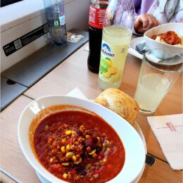 Abendessen bei Hochgeschwindigkeit