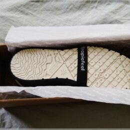 Kompakte Schuhe.