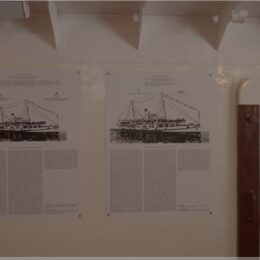 Infotafeln zum Schiff